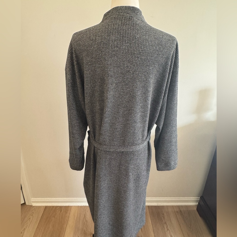 Knix Charcoal Textured Waffle Robe - Plus Size - Picture 3 of 6